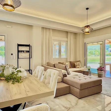 La Bella Sofia With Private Pool By Dadovillas Villa *